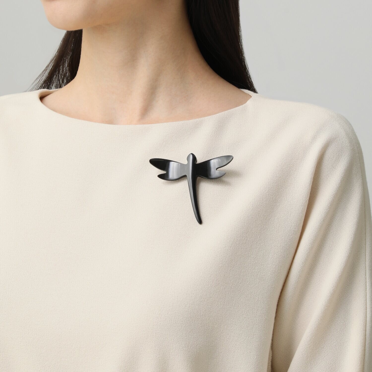 グレイスモア 水牛 トンボデザイン ブローチ