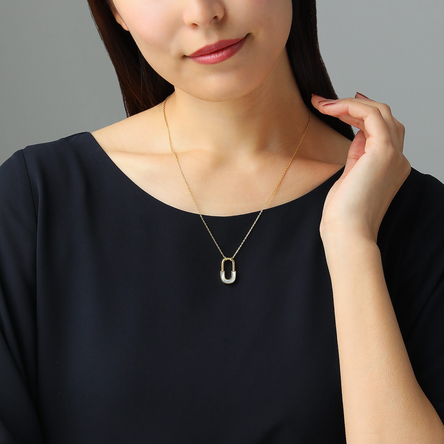 インプレスミー マザーオブパール モダンデザイン パドロック ネックレス