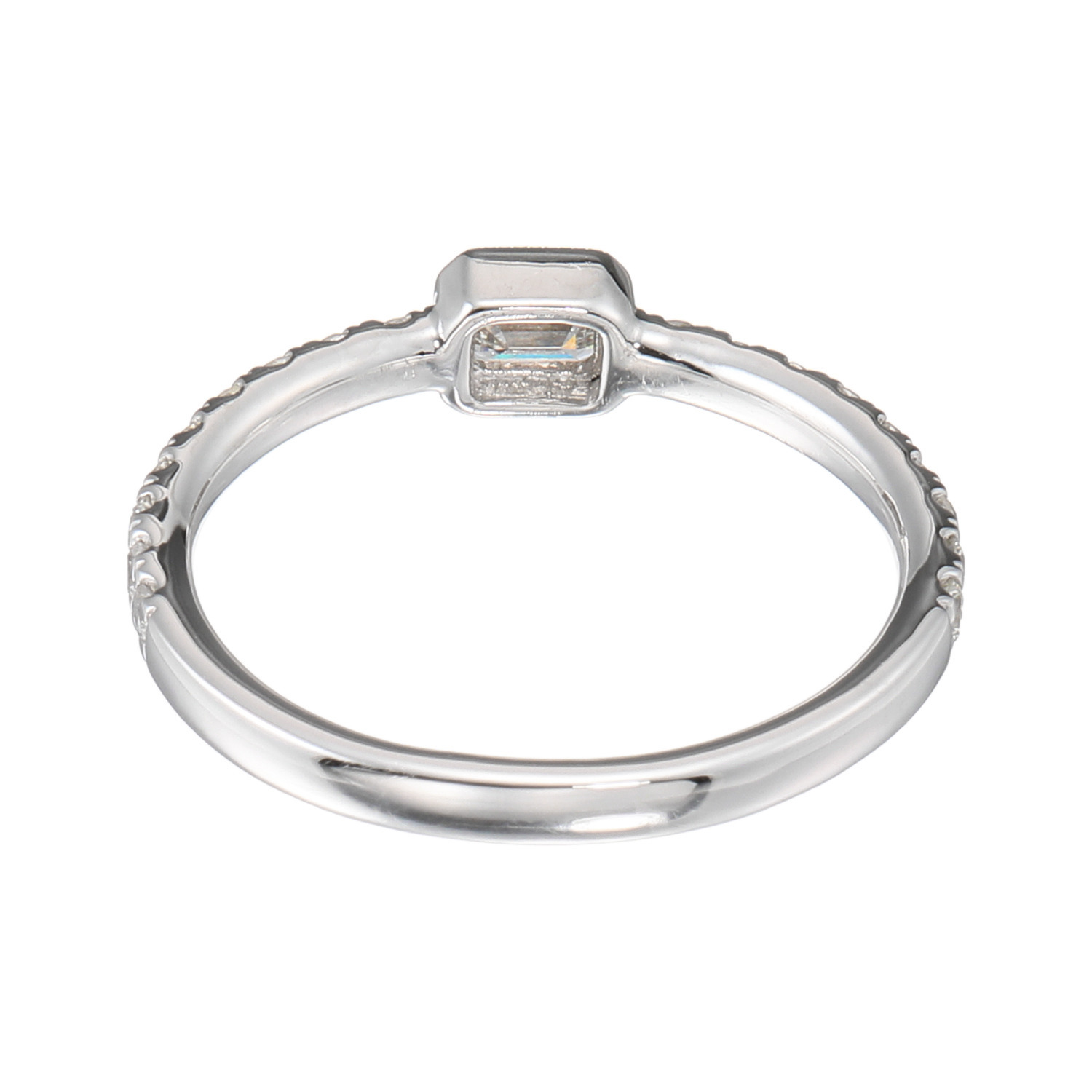 ビジューフルレゾン プラチナ９００ エメラルドカット ダイヤモンド オブロングリング