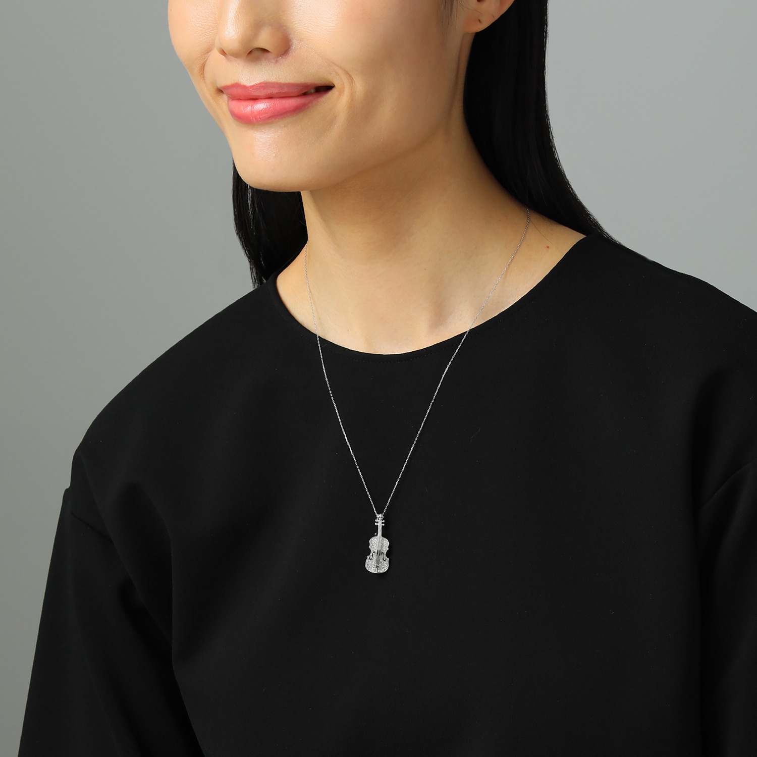 ビジューフルレゾン プラチナ９００＆ １８Ｋホワイトゴールド ０．５カラットＵＰ ダイヤモンド ヴァイオリンモティーフ ペンダントブローチ