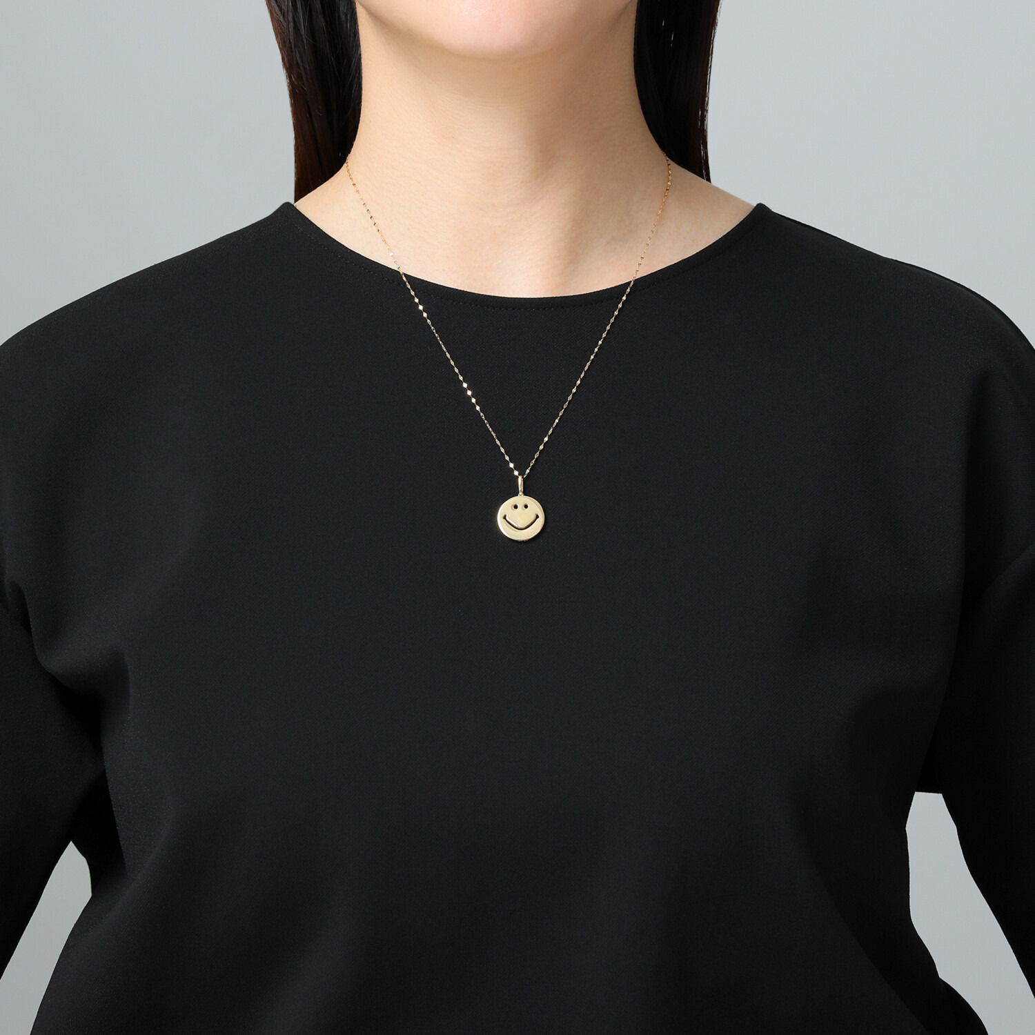 エクラプリュス １８Ｋ １カラットＵＰ ダイヤモンドパヴェ スマイル ペンダントトップ