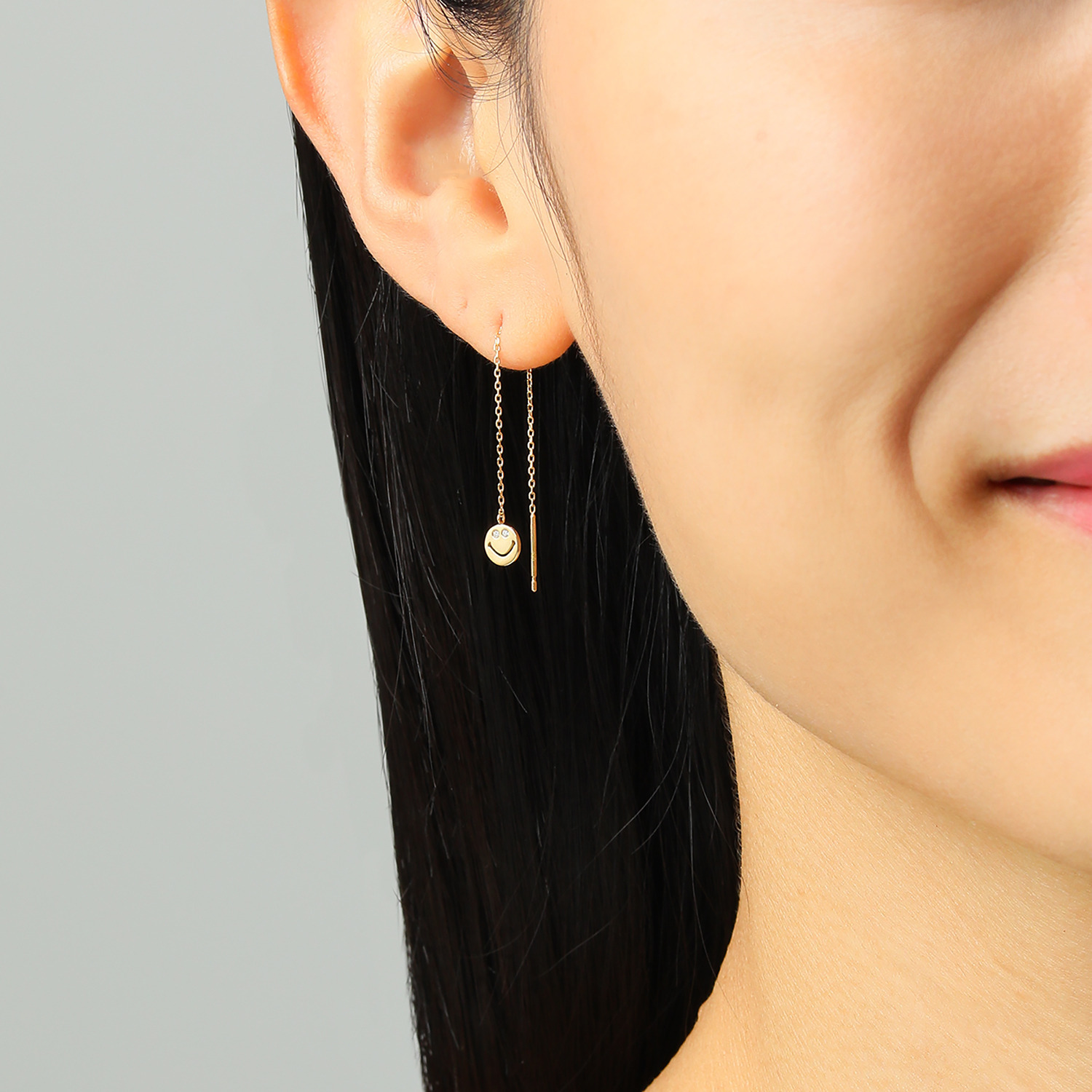 エクラプリュス １８Ｋ ダイヤモンドアイ スマイル チェーンピアス