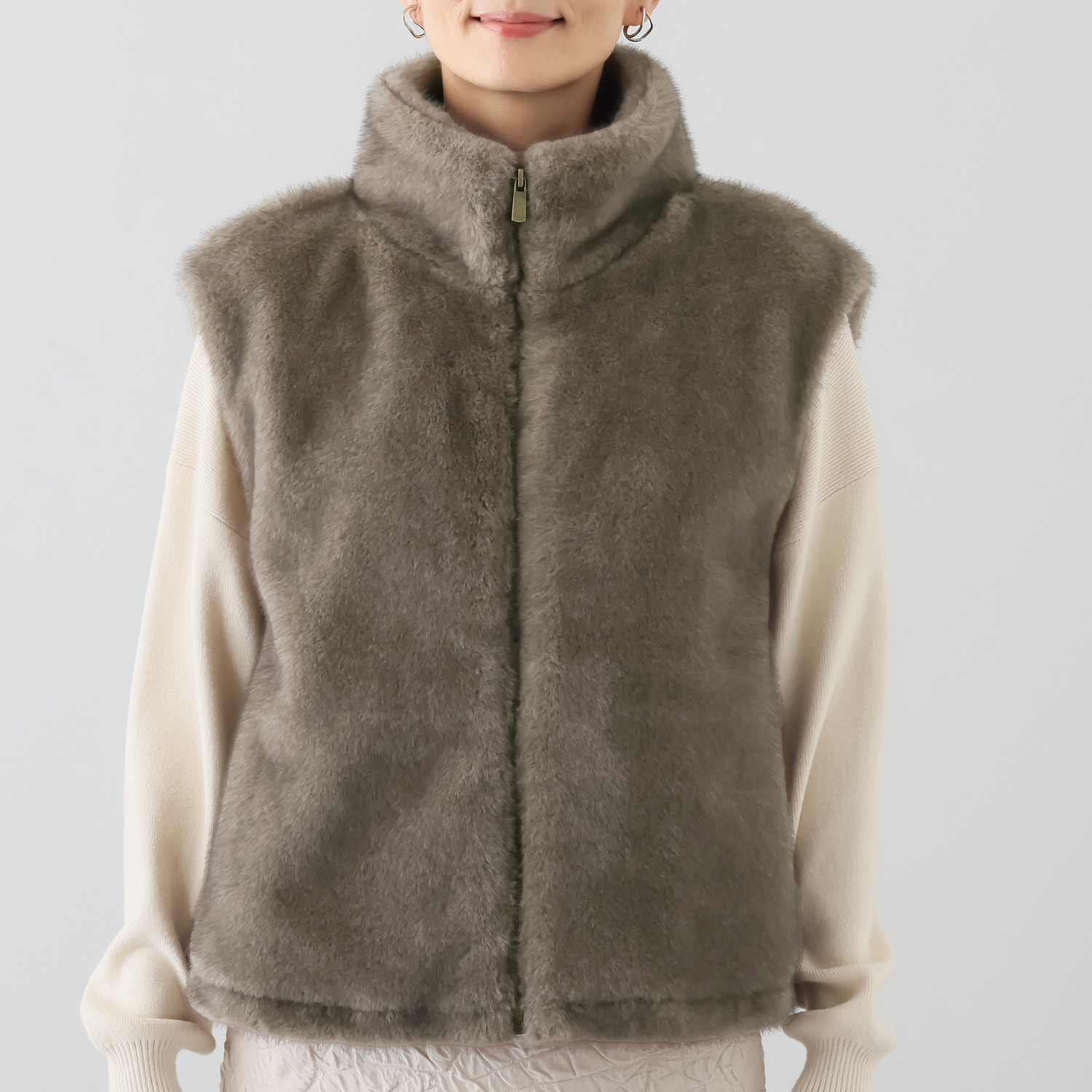 ティエドゥール キラキラブローチ付 ミンク調フェイクファー スタンドネックベスト＆ マフラー