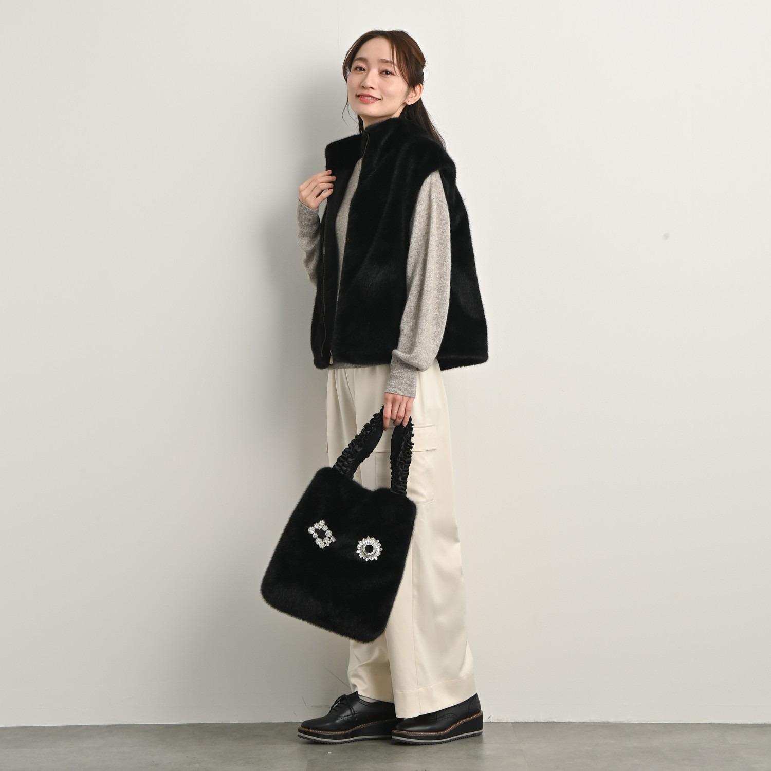 ティエドゥール キラキラブローチ付 ミンク調フェイクファー スタンドネックベスト＆ マフラー