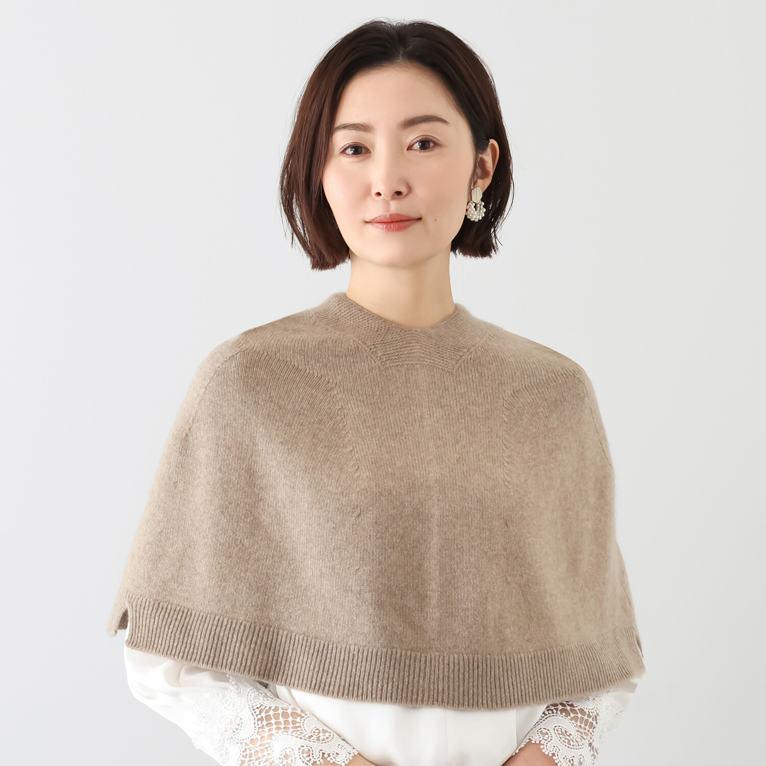 エウラーカ 日本製 内モンゴル産 カシミヤ１００％ フード付ポンチョ