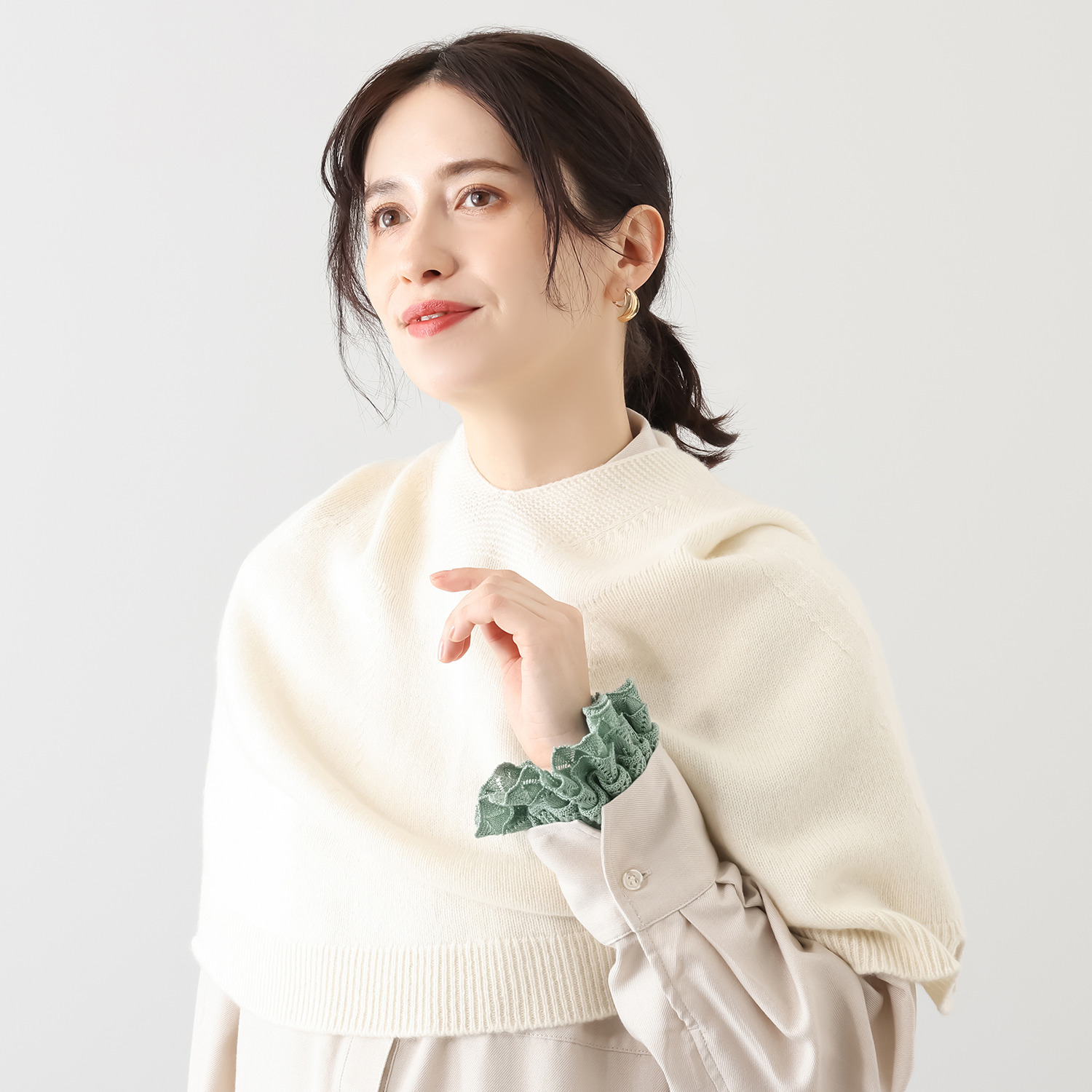 エウラーカ ウォッシャブルシルク レーシー柄フリル ニットシュシュ