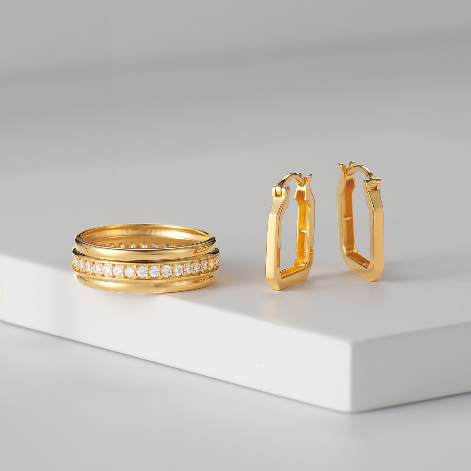 ファシーノアルジェント シルバー スクエアシェイプ フープピアス