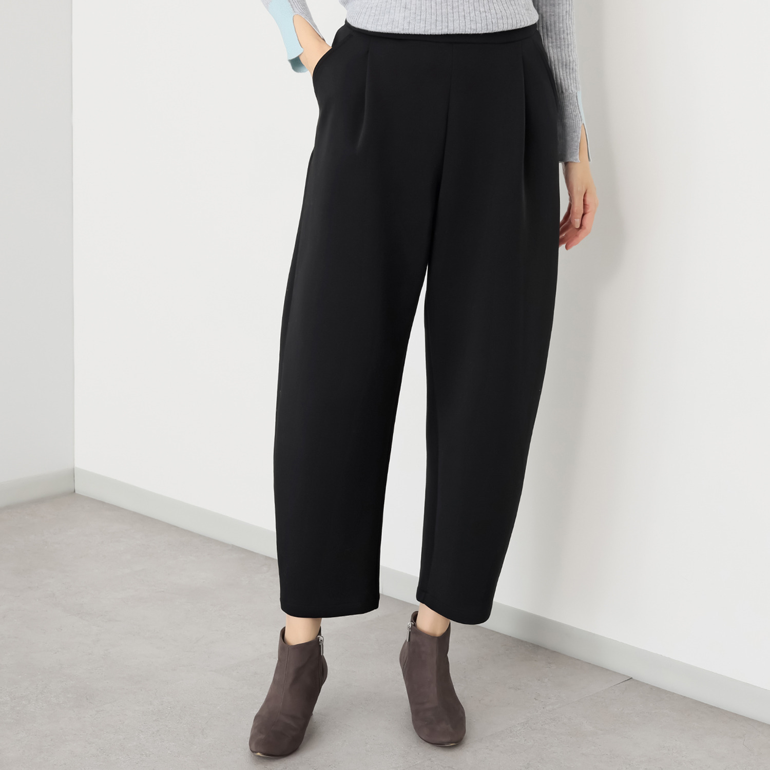 ラ　ヴァーグ　デトワール リラックスカジュアル ダンボール素材 大人のバレルシルエット パンツ