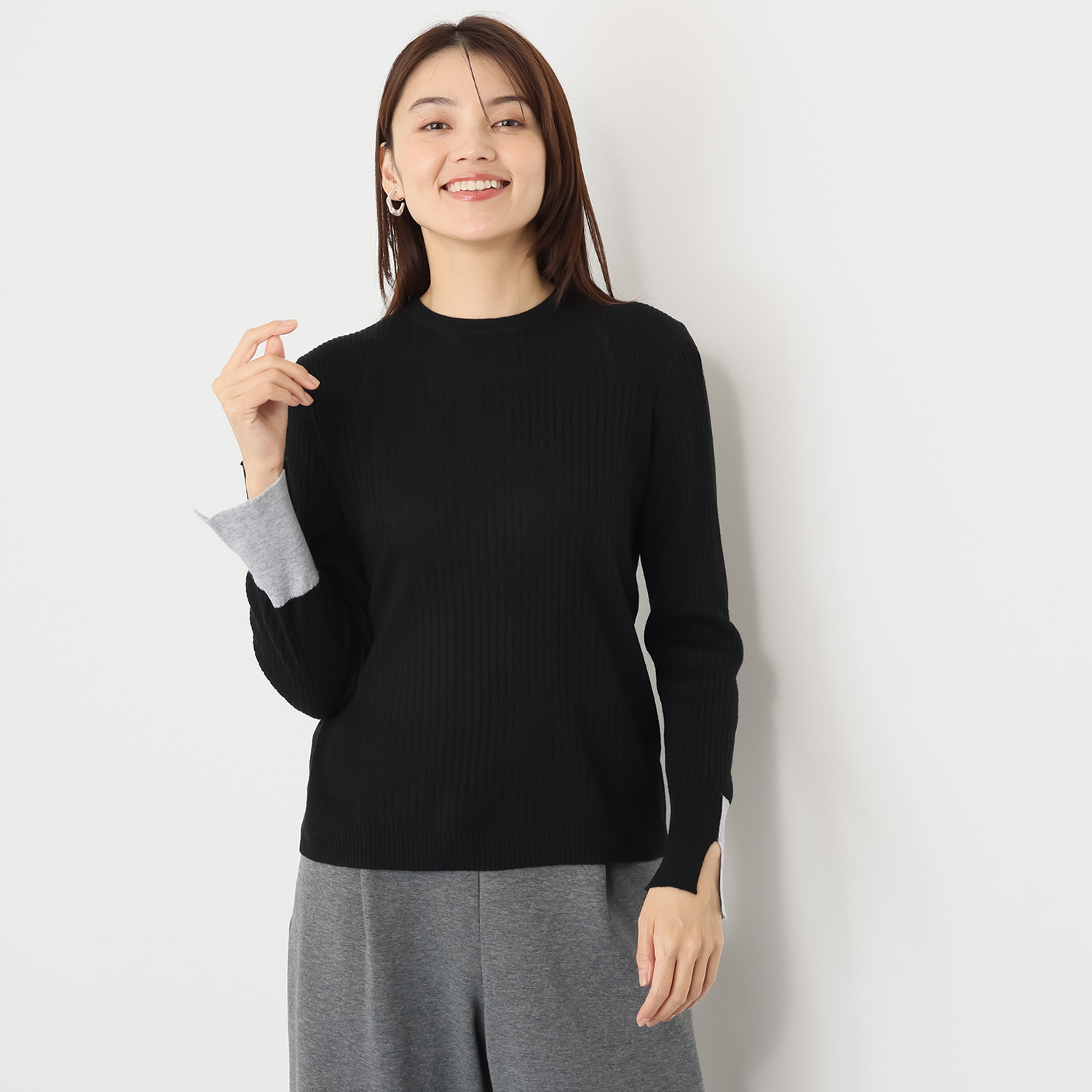 ラ　ヴァーグ　デトワール 編地の変化で スタイルアップ バイカラーが叶える リブニットプルオーバー