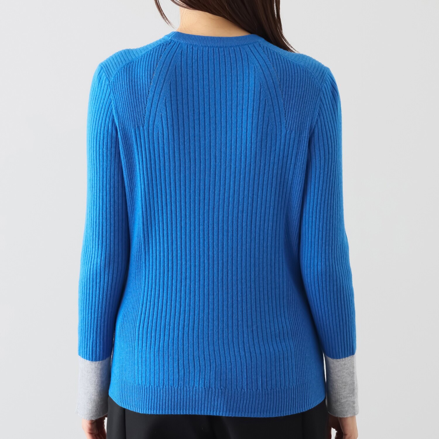 ラ　ヴァーグ　デトワール 編地の変化で スタイルアップ バイカラーが叶える リブニットプルオーバー