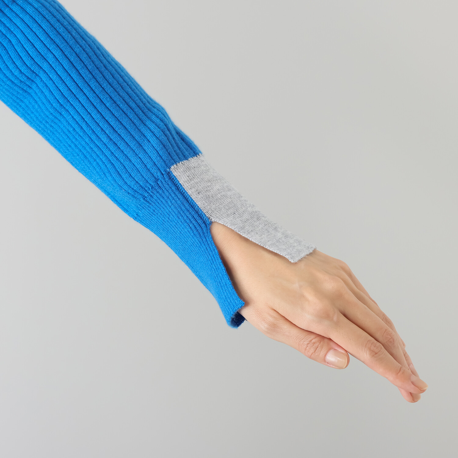 ラ　ヴァーグ　デトワール 編地の変化で スタイルアップ バイカラーが叶える リブニットプルオーバー