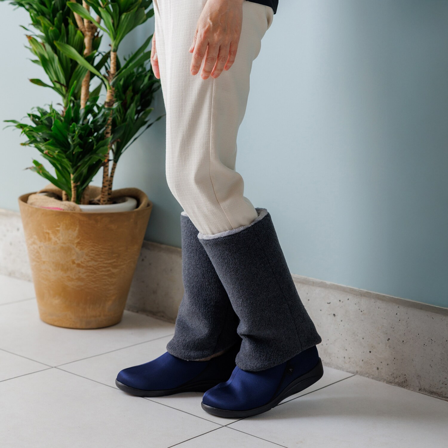 あゆみ 靴やルームシューズを 履いたままでも着脱簡単 巻けるレッグウォーマー