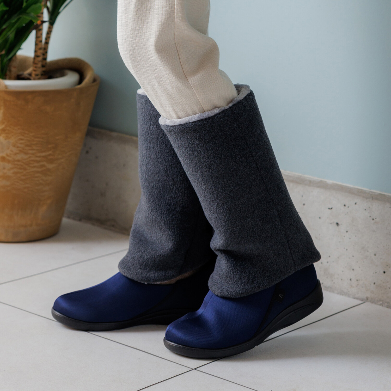 あゆみ 靴やルームシューズを 履いたままでも着脱簡単 巻けるレッグウォーマー