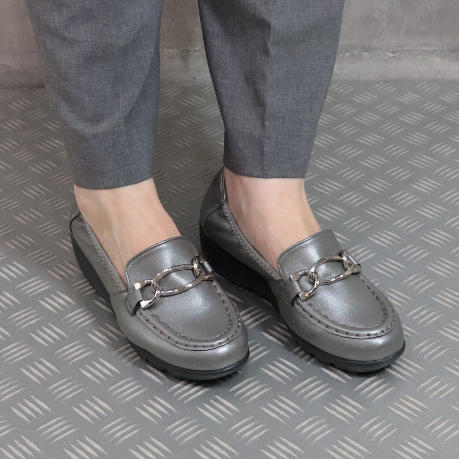 ブランコワール ジャパンメイド 羊革　超軽量 厚底ローファーパンプス