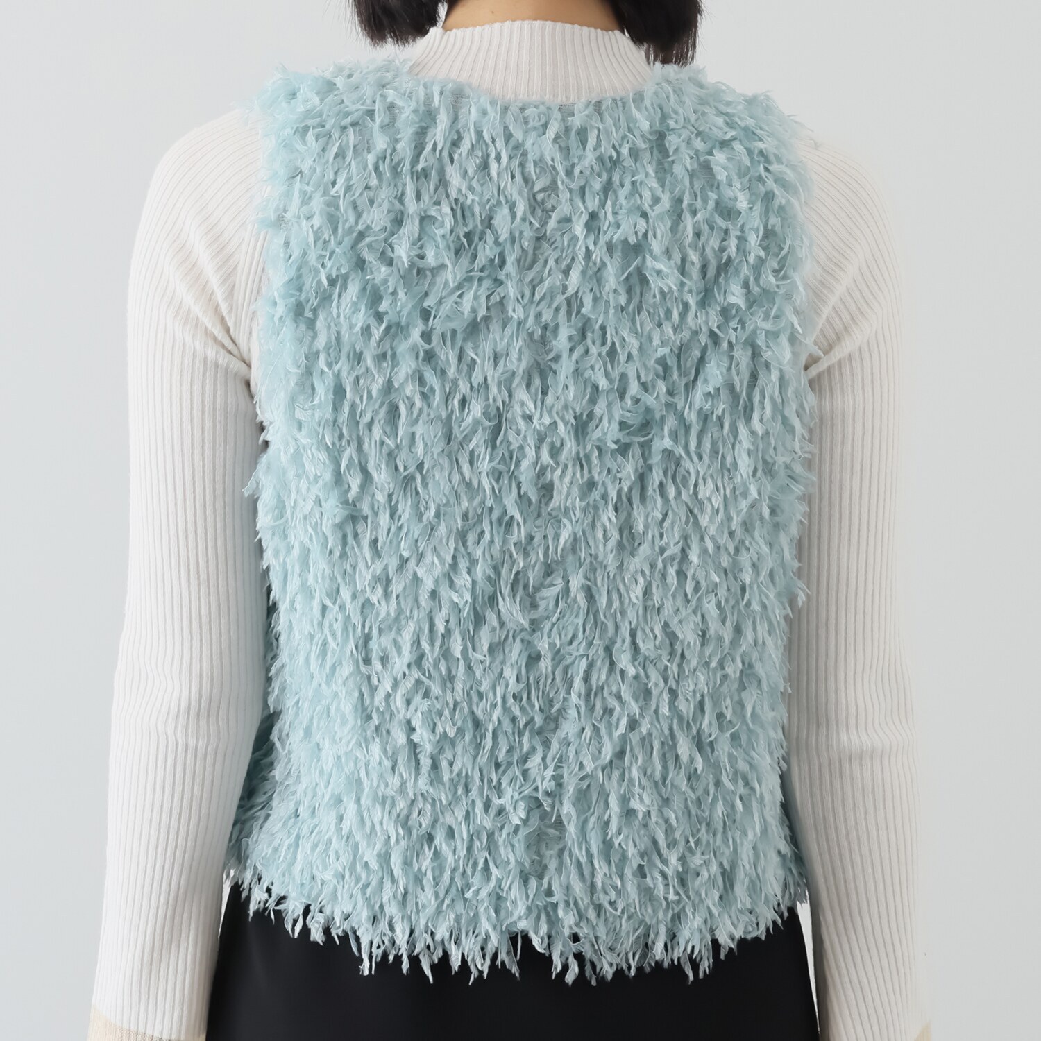 ブルーコレクション エアリー感あふれる！ 軽やか フェイクフェザーベスト