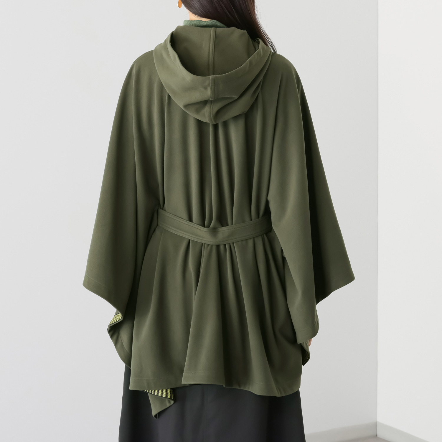 キョウコ　ヒガ フード付 マント風コート “羽織るブランケット”
