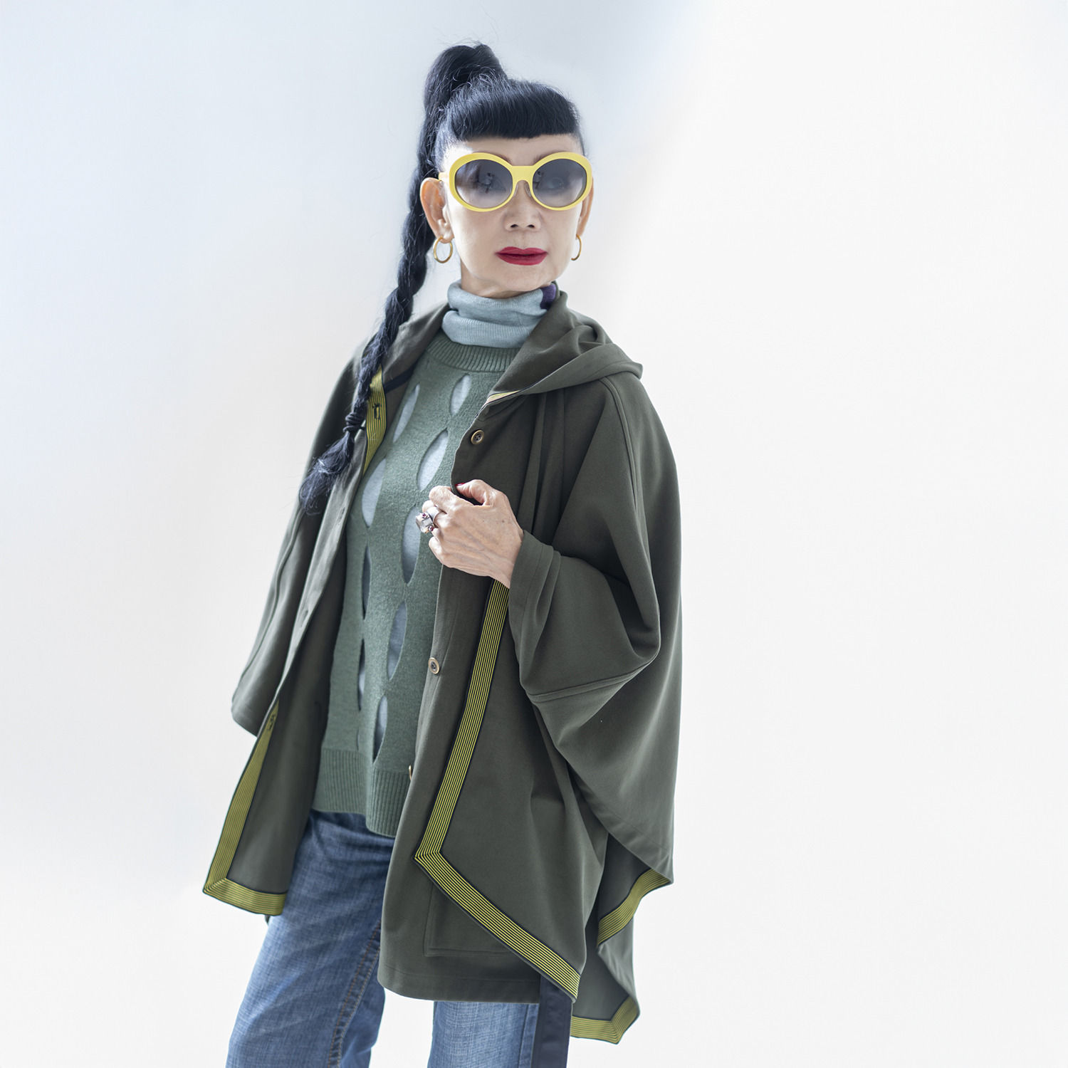 キョウコ　ヒガ フード付 マント風コート “羽織るブランケット”