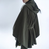 キョウコ　ヒガ フード付 マント風コート “羽織るブランケット”