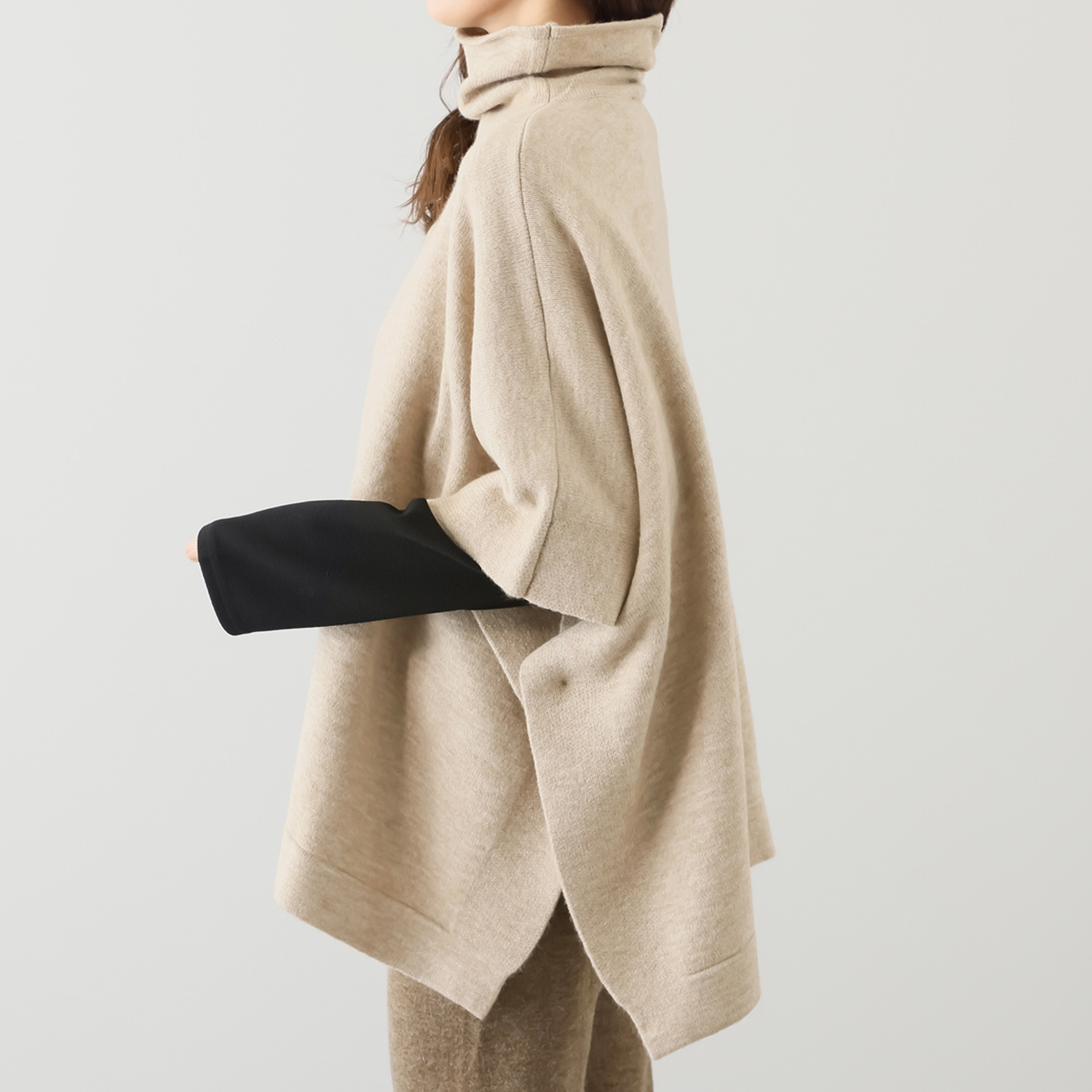 チーロ コンフォート ニットポンチョ