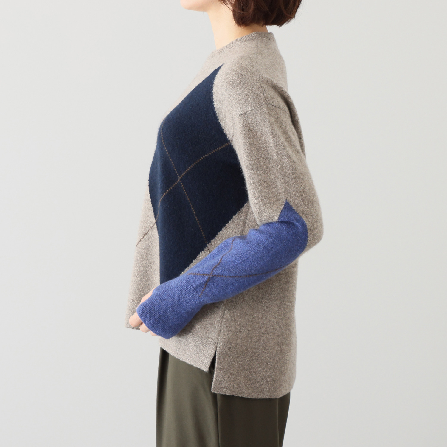 アズイズ　ビーマイセルフ バイ　ネイチャーズ モンゴルヤク サムホール付 アーガイル柄プルオーバー