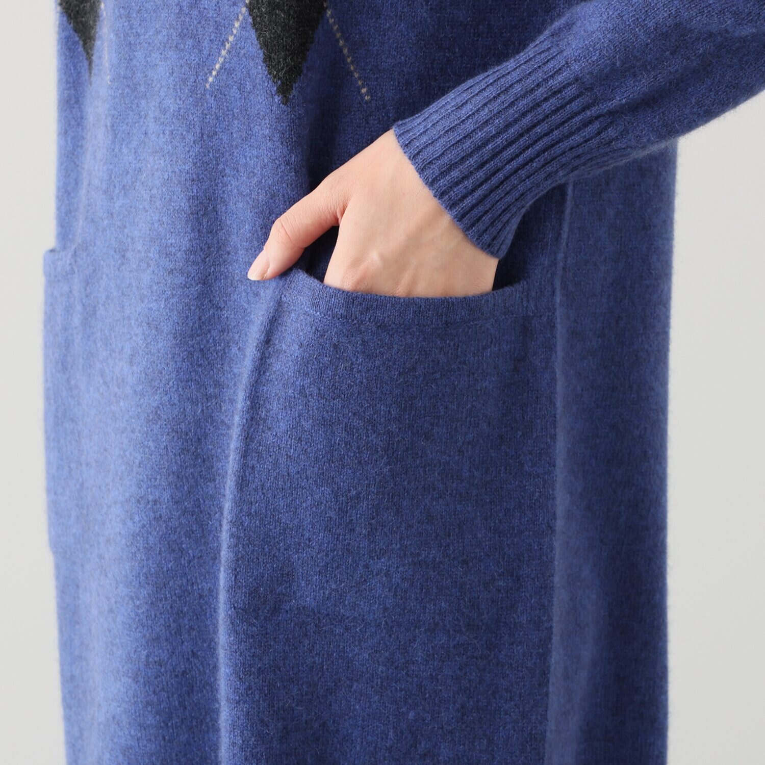 アズイズ　ビーマイセルフ バイ　ネイチャーズ モンゴルヤク インターシャ柄 襟付ワンピース