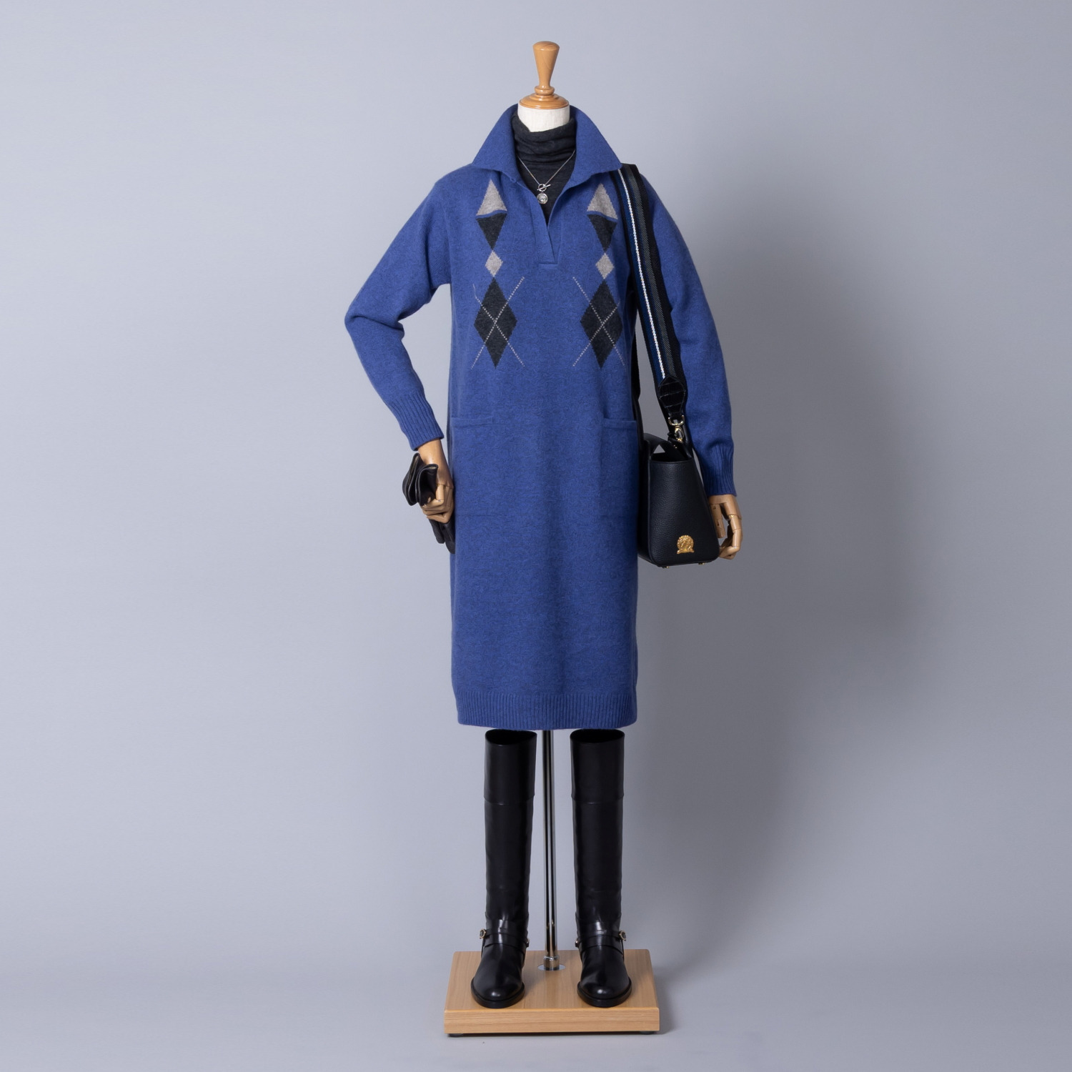 アズイズ　ビーマイセルフ バイ　ネイチャーズ モンゴルヤク インターシャ柄 襟付ワンピース