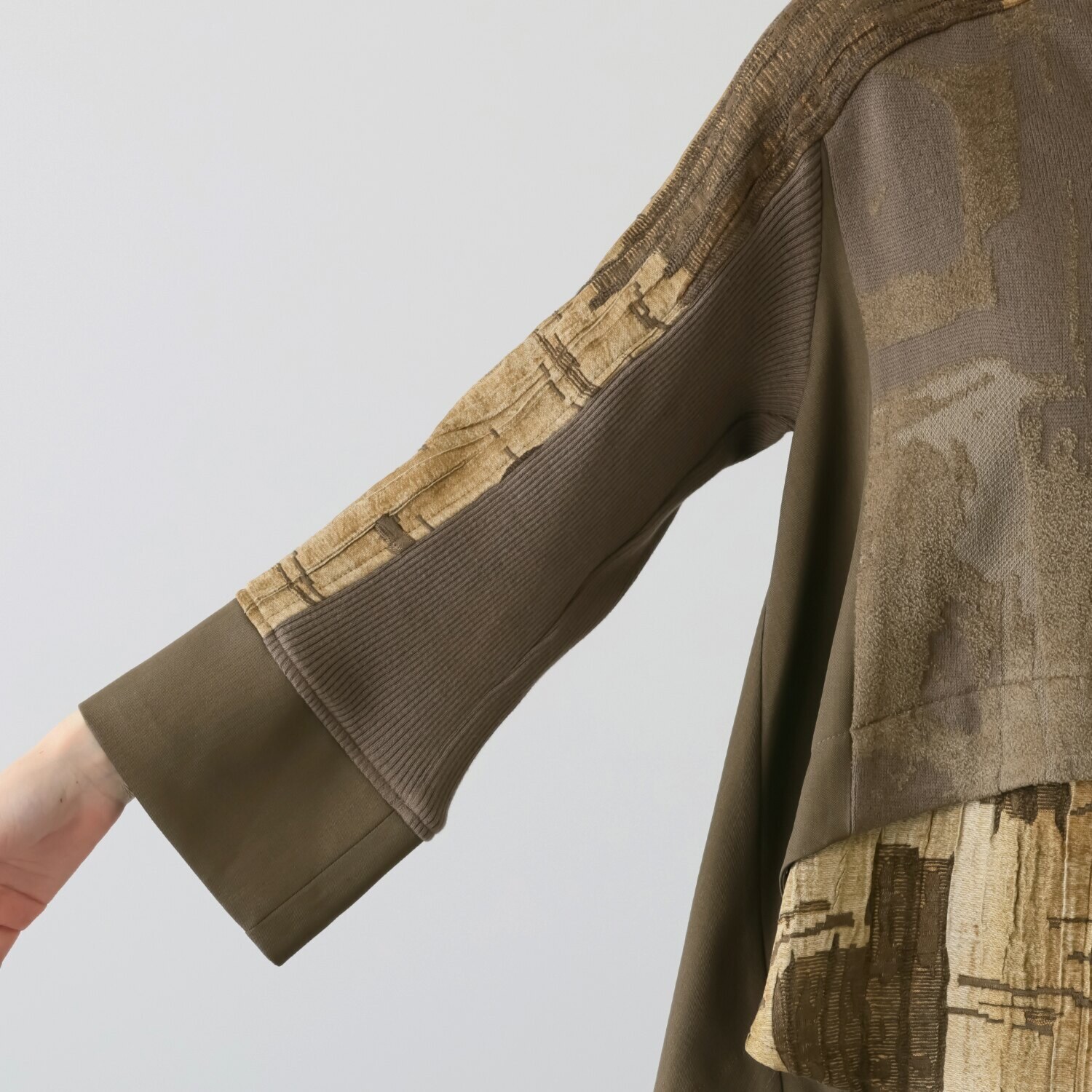 ヨシヨシ バイ　ピージェイ 異素材切替 リラックスシルエット スタンドカラー デザインオーバーシャツ