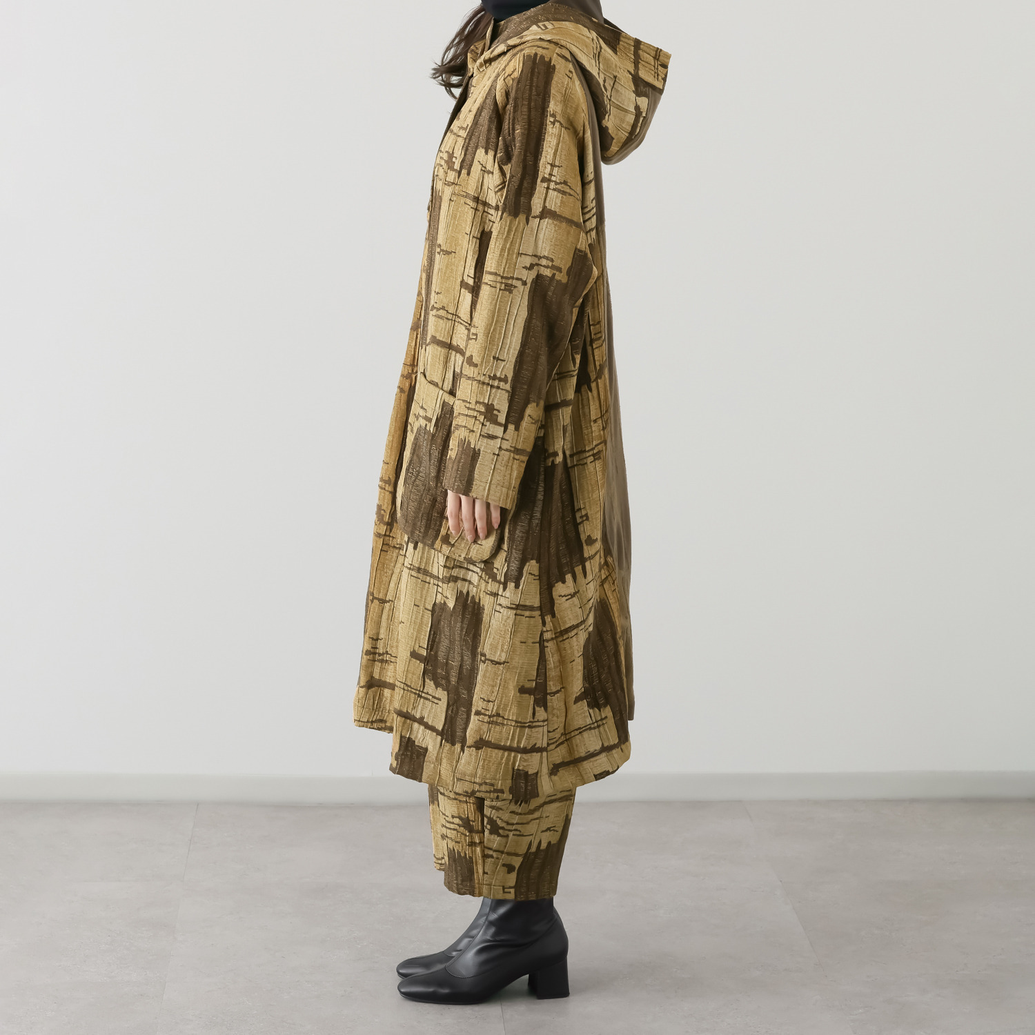 ヨシヨシ バイ　ピージェイ 異素材切替 リラックスシルエット デザインフード付コート