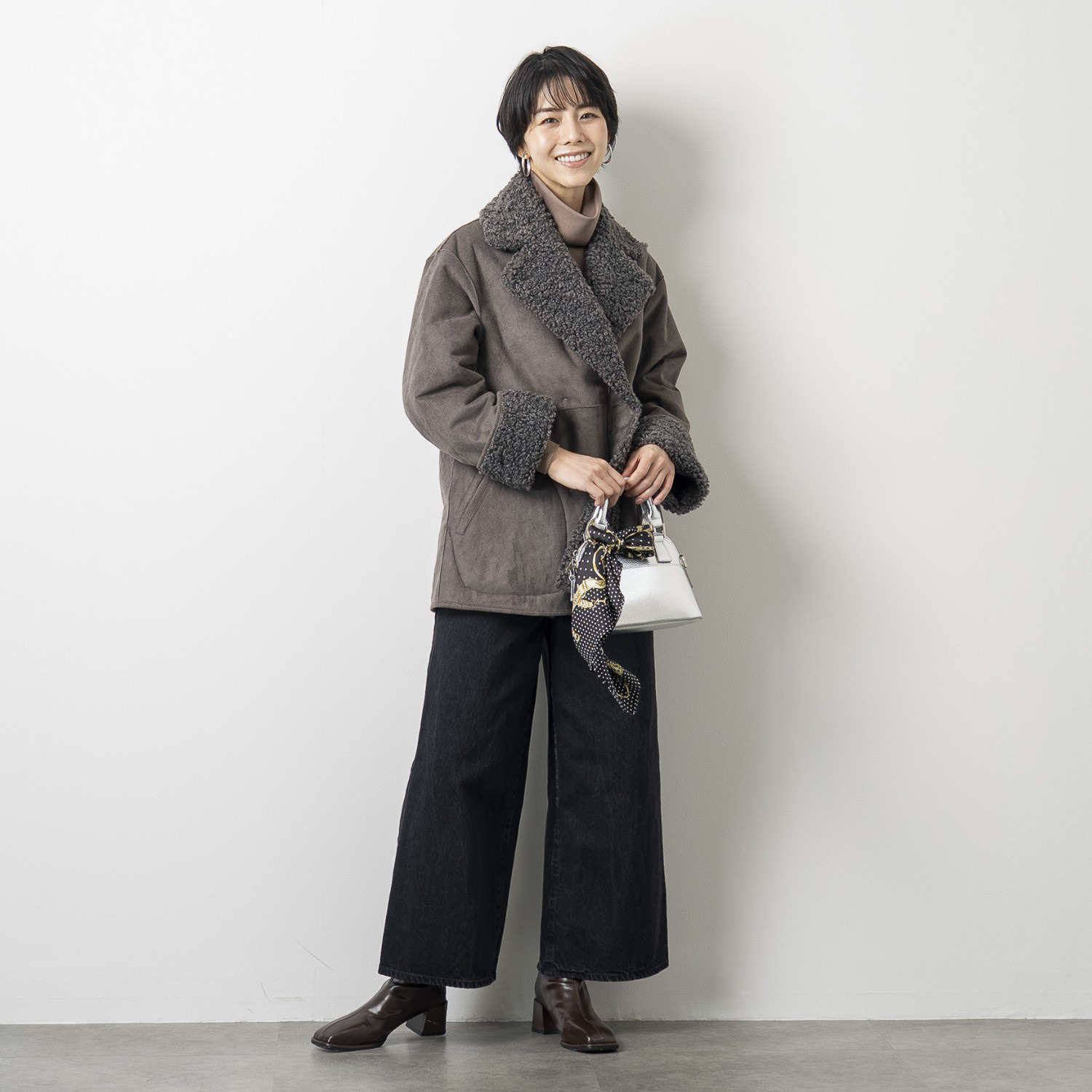 ゼラールスポーツ フェイクムートン リバーシブルで楽しめる ファー切替デザイン ピーコート