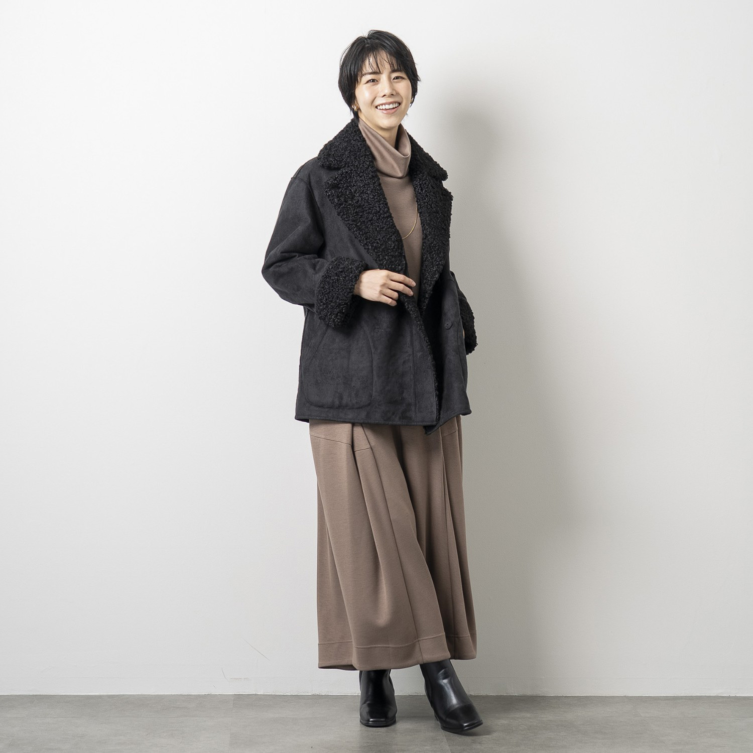 ゼラールスポーツ フェイクムートン リバーシブルで楽しめる ファー切替デザイン ピーコート