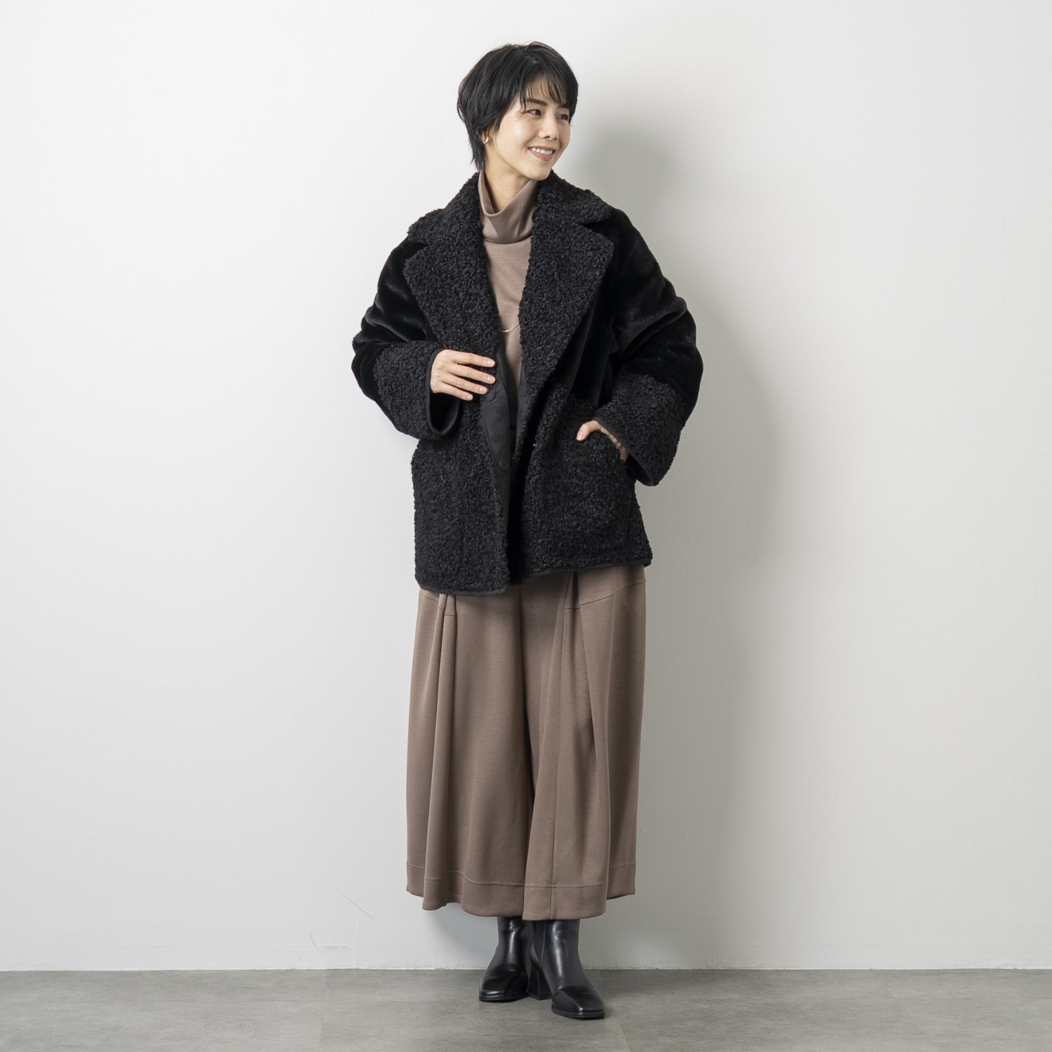 ゼラールスポーツ フェイクムートン リバーシブルで楽しめる ファー切替デザイン ピーコート