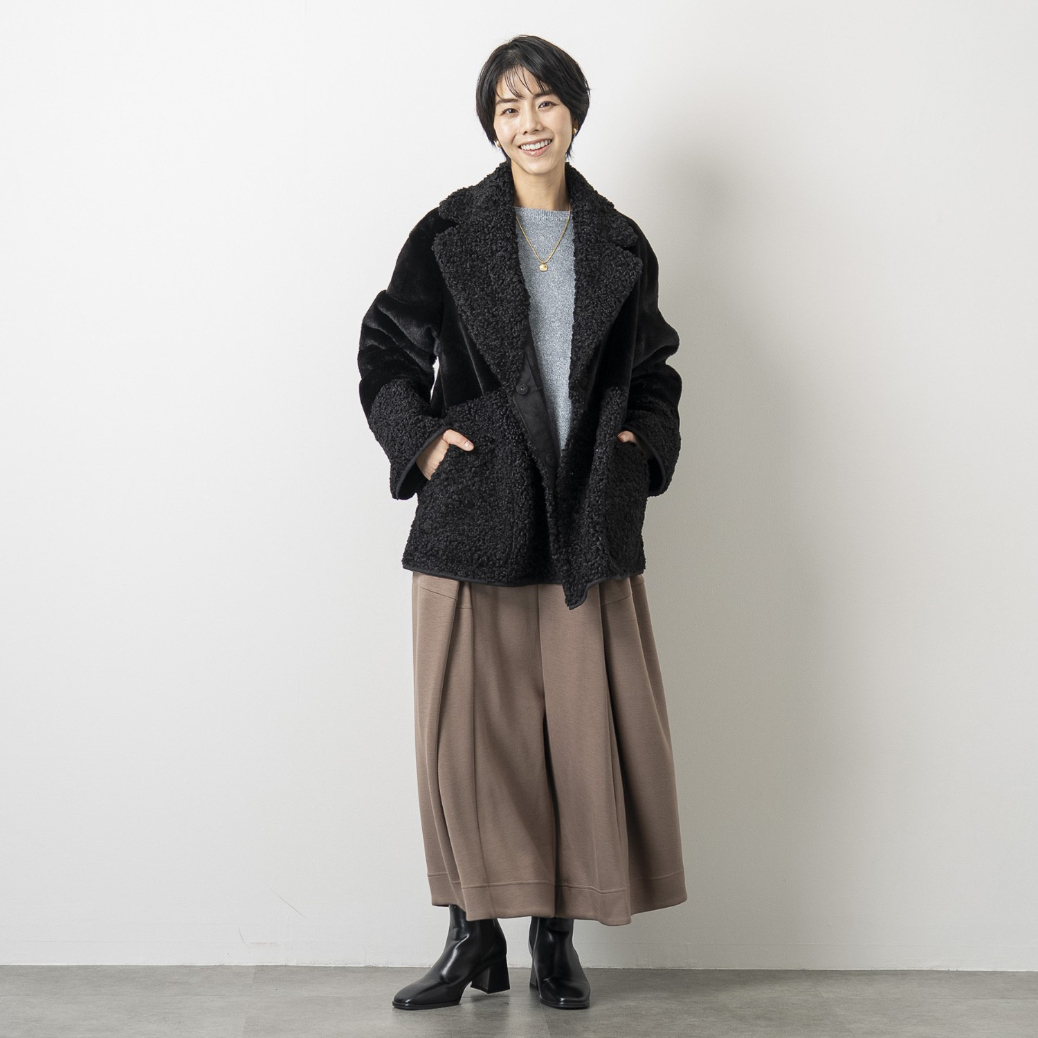 ゼラールスポーツ フェイクムートン リバーシブルで楽しめる ファー切替デザイン ピーコート