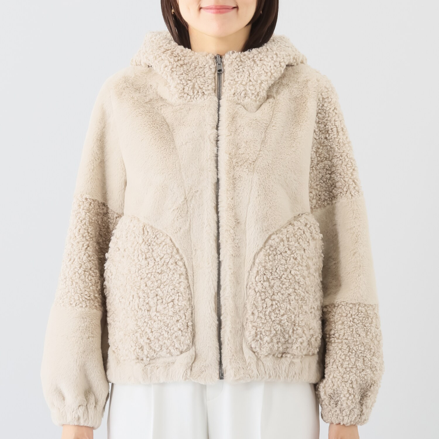 ゼラールスポーツ フェイクムートン リバーシブルで楽しめる ファー切替デザイン 裾ギャザー フーディーブルゾン