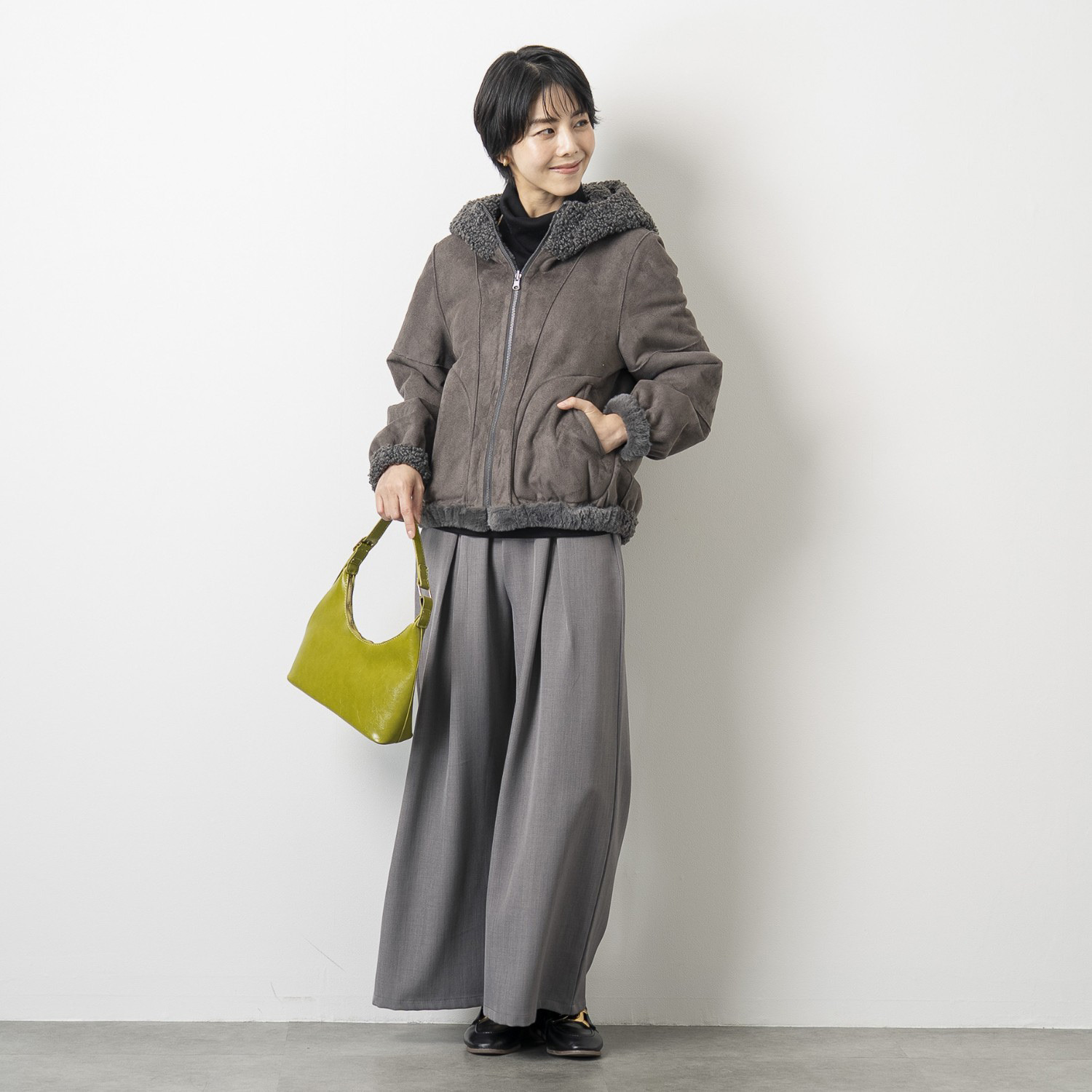 ゼラールスポーツ フェイクムートン リバーシブルで楽しめる ファー切替デザイン 裾ギャザー フーディーブルゾン