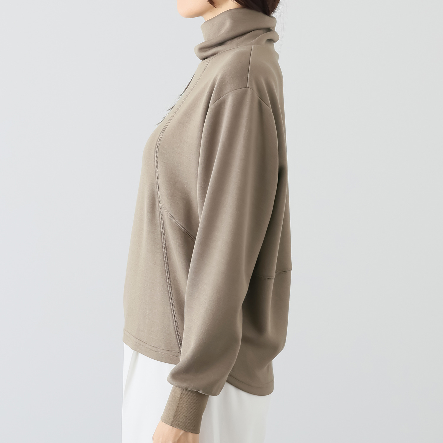 ゼラールスポーツ ファインループジャージー ふんわりハイネック フォルムデザイン プルオーバー