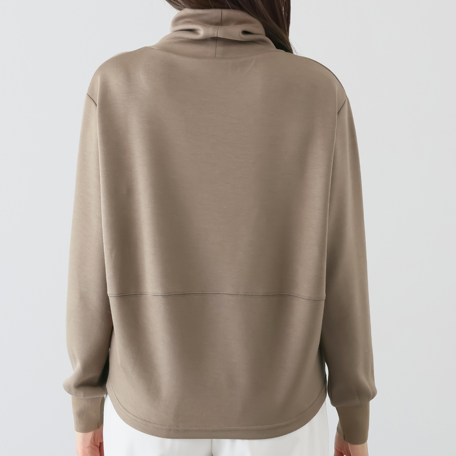 ゼラールスポーツ ファインループジャージー ふんわりハイネック フォルムデザイン プルオーバー