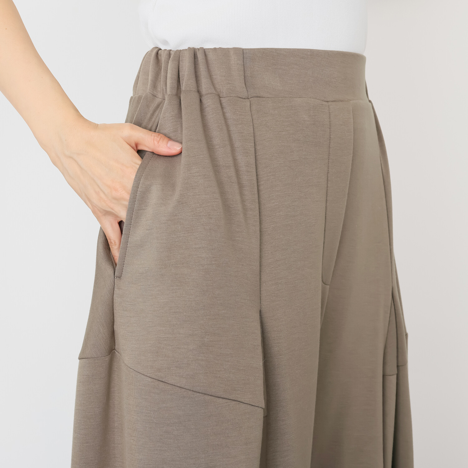 ゼラールスポーツ ファインループジャージー タックアクセント バレルデザインパンツ