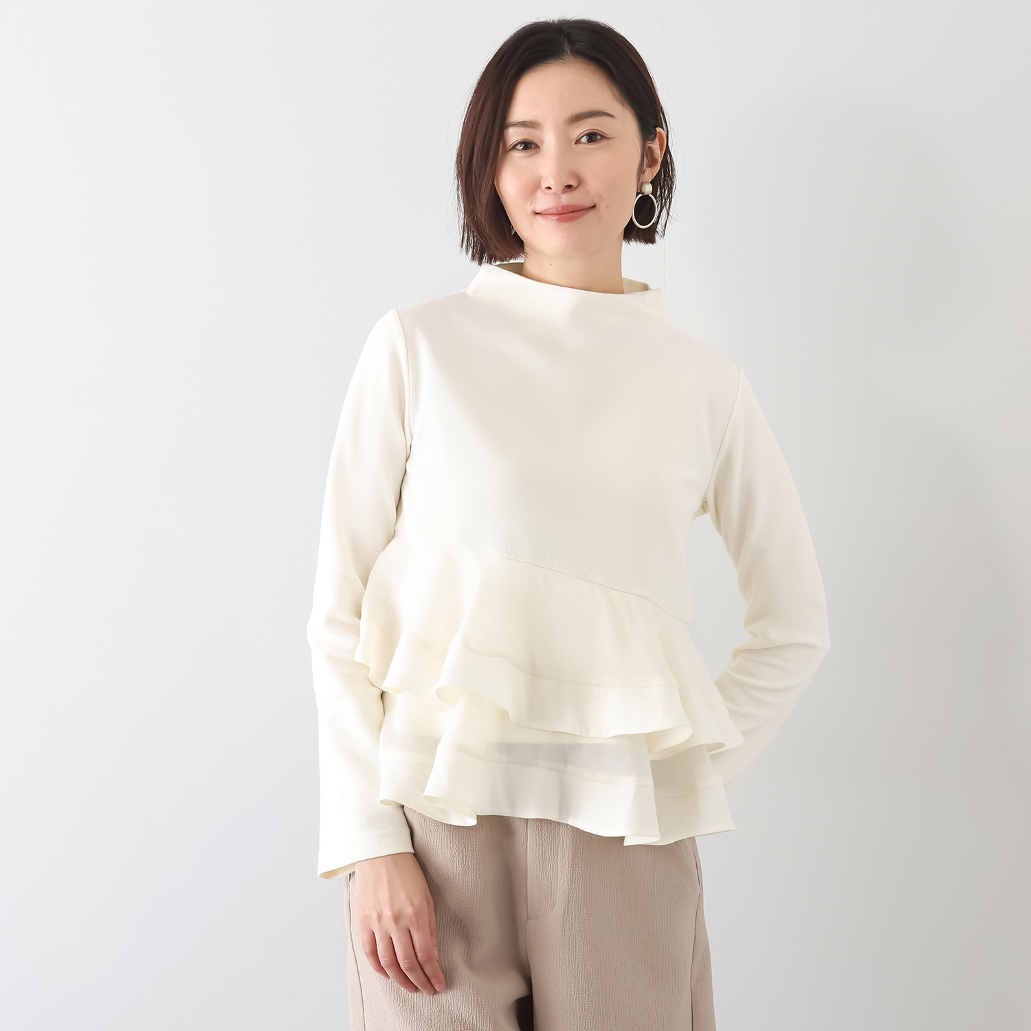 キリ　エ　キリ 異素材切替 ペプラムデザイン プルオーバー