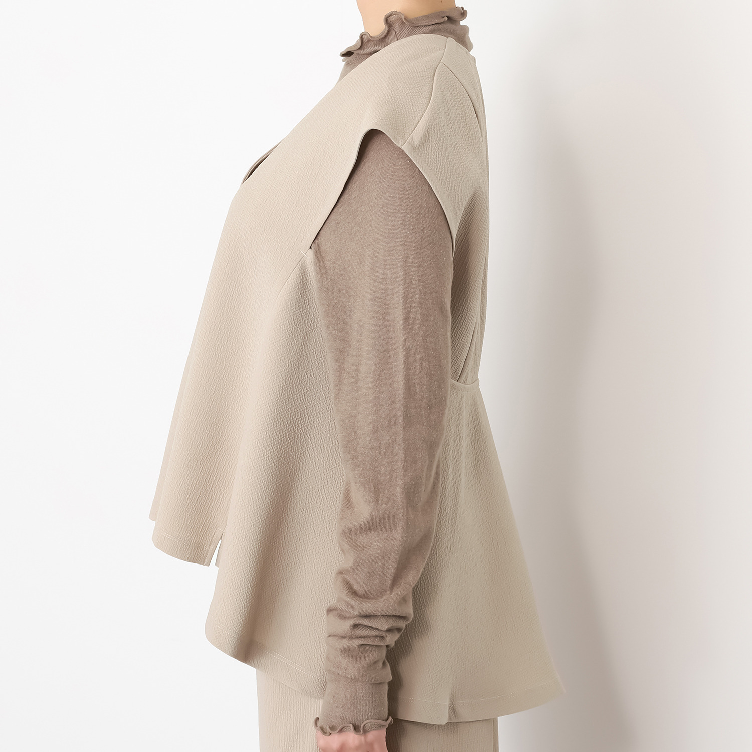 キリ　エ　キリ ふくれジョーゼット Ａライン フレアーベスト