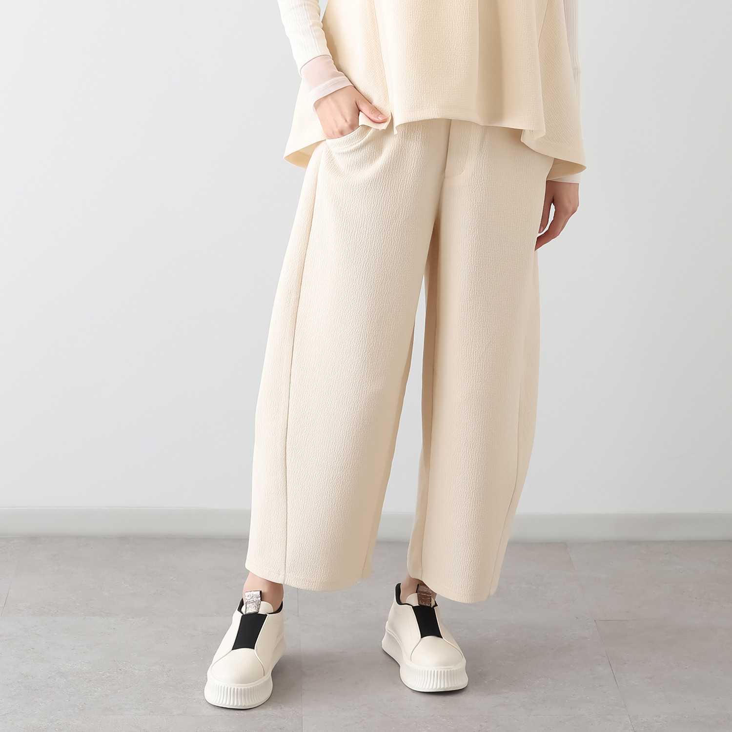 キリ　エ　キリ ふくれジョーゼット バレルシルエット パンツ