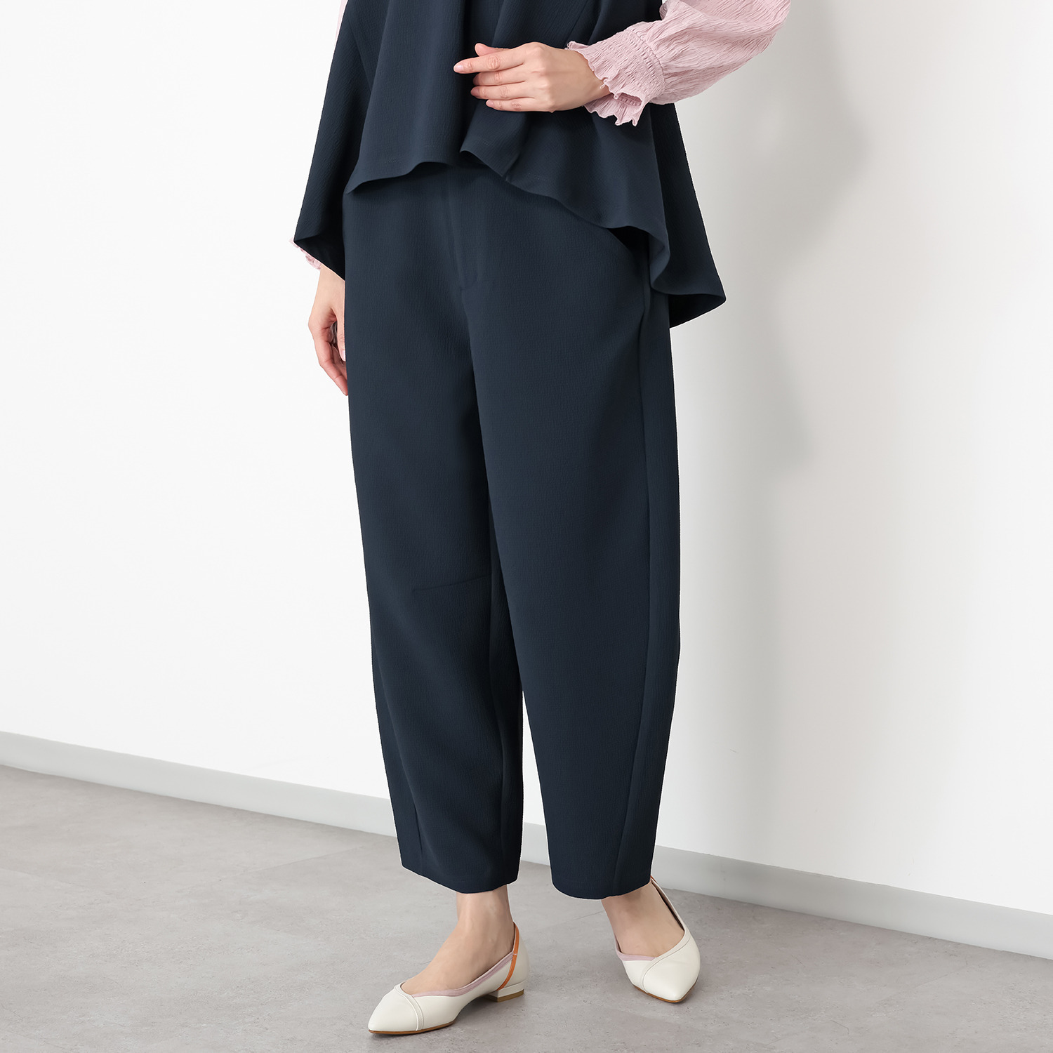 キリ　エ　キリ ふくれジョーゼット バレルシルエット パンツ