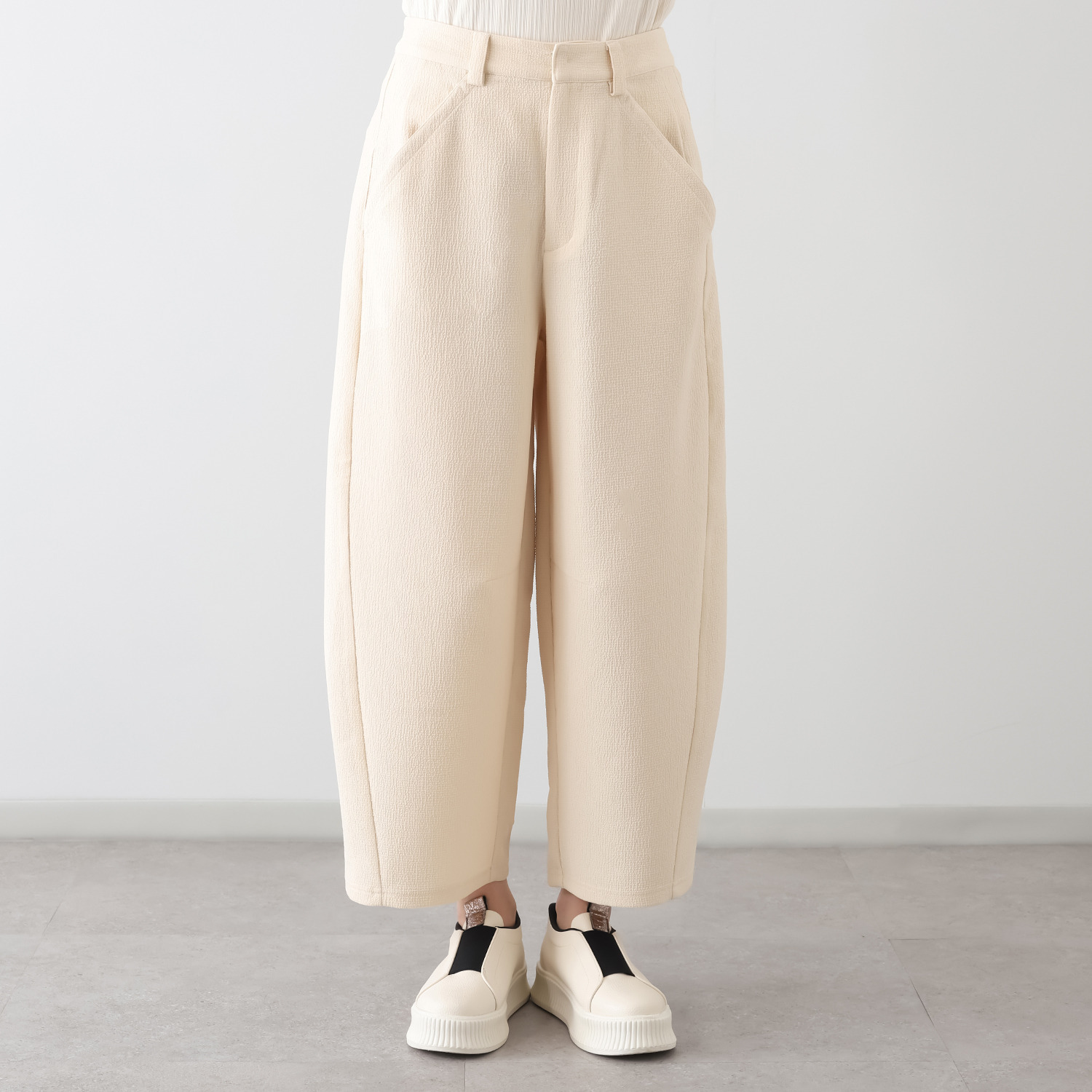 キリ　エ　キリ ふくれジョーゼット バレルシルエット パンツ