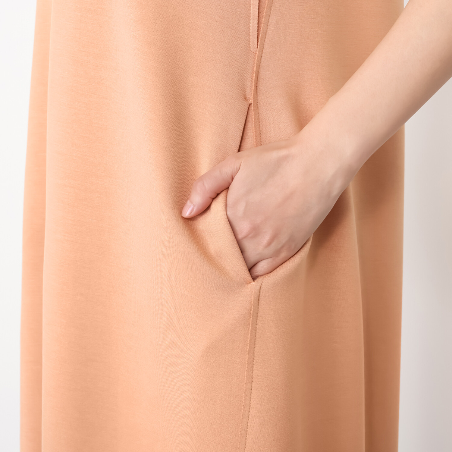 キリ　エ　キリ ブローチ付 ソフトカットソー ジャンパードレス