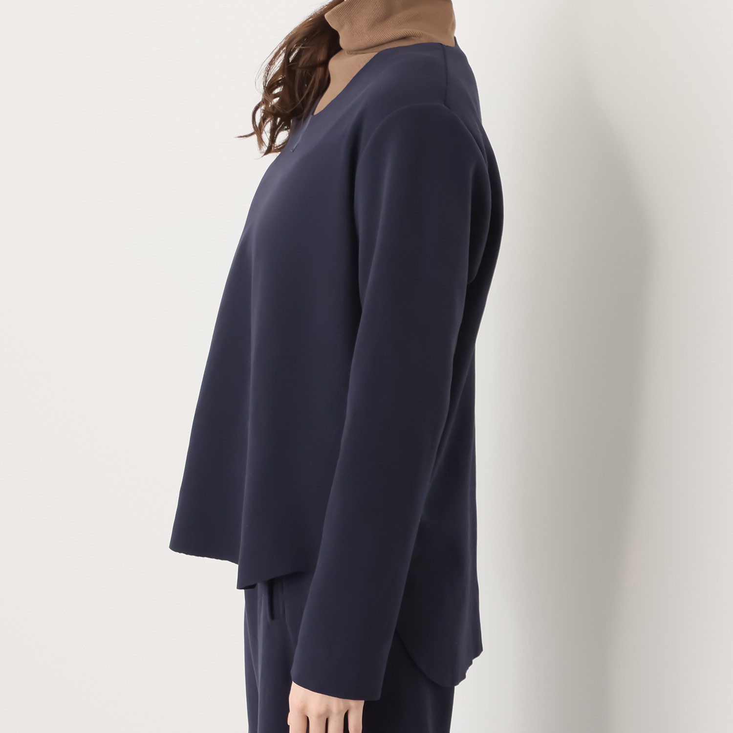 ＢＯＵＮＣＹ　ＢＯＮＤ もちもち＆なめらか ビロードジャージー ラウンドヘムプルオーバー