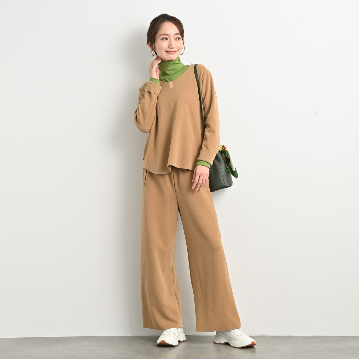 ＢＯＵＮＣＹ　ＢＯＮＤ もちもち＆なめらか ビロードジャージー ラウンドヘムプルオーバー