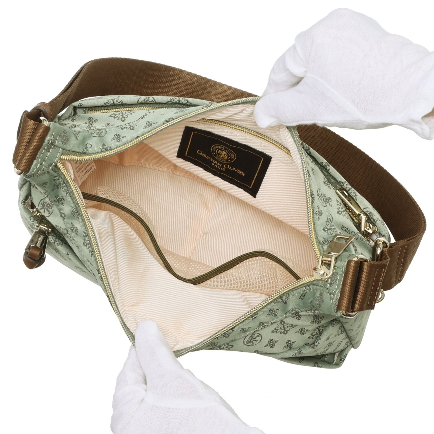 クリスチャン　オリビエ はっ水ジャガード モノグラム柄 クロスポケット 軽量ショルダーバッグ   
