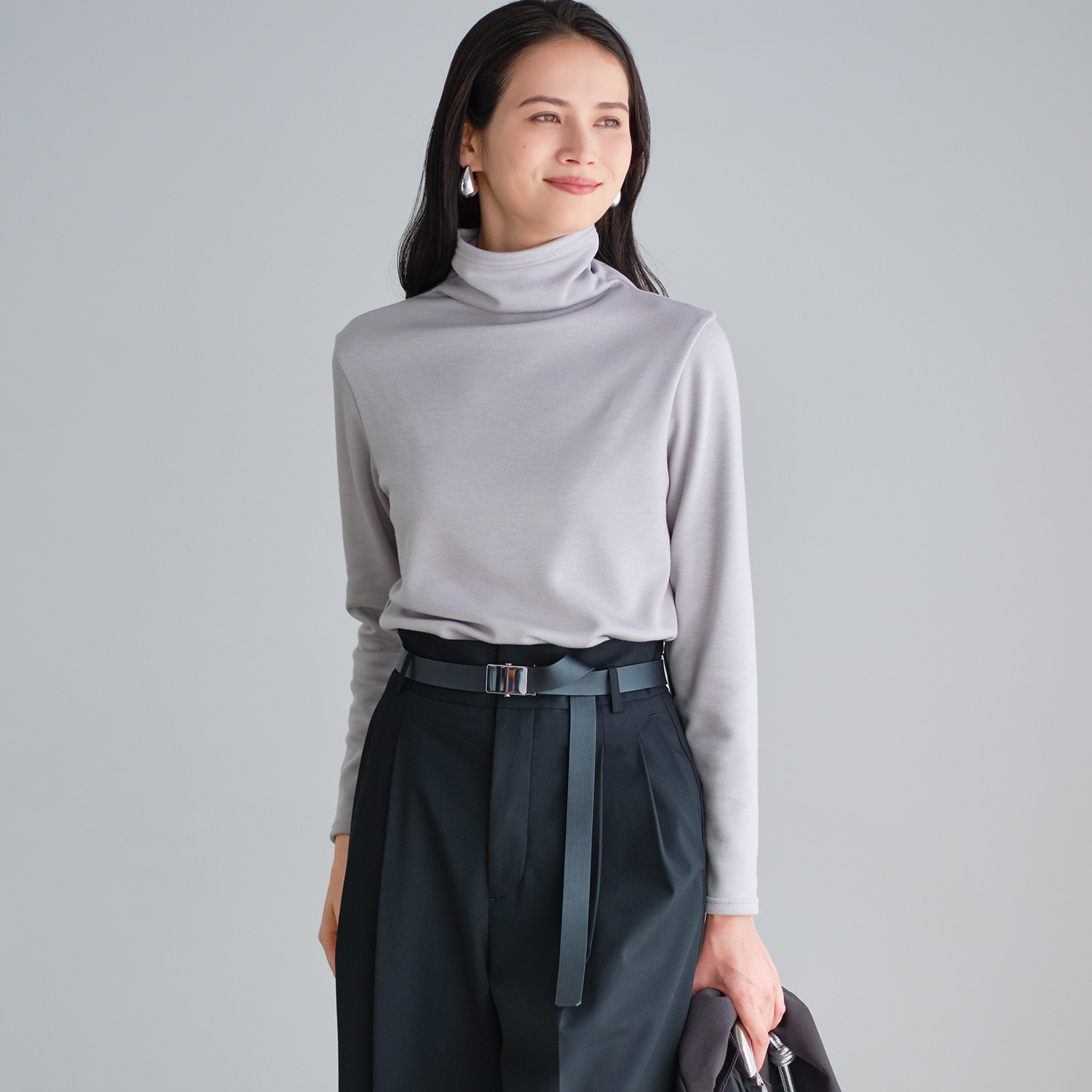 ココンライフ　ドゥ 吸湿発熱・吸放湿 ふんわり裏ジャギー ボトルネックプルオーバー