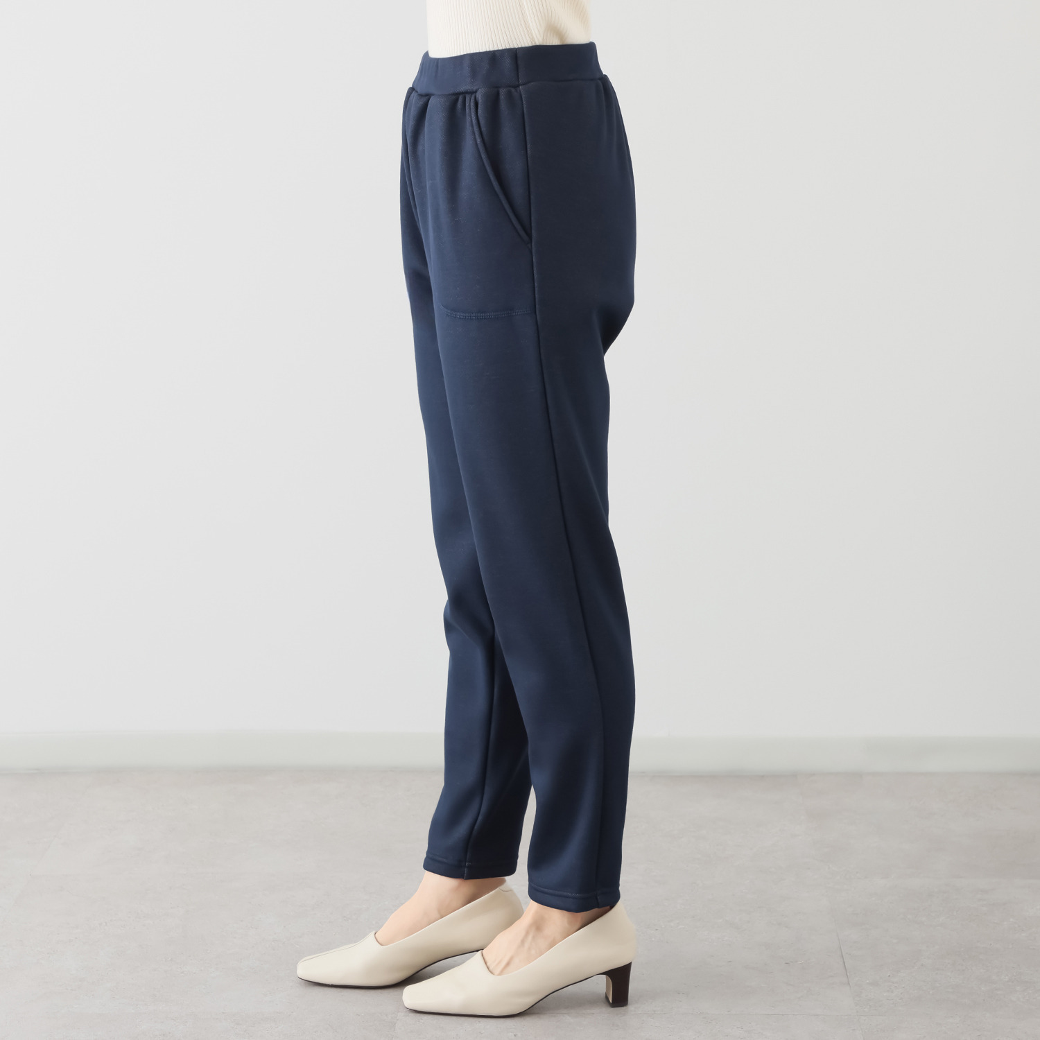 ココンライフ　ドゥ 吸湿発熱・吸放湿 “マジックエア” 裏シャギーデニム調 ウエスト総ゴムパンツ