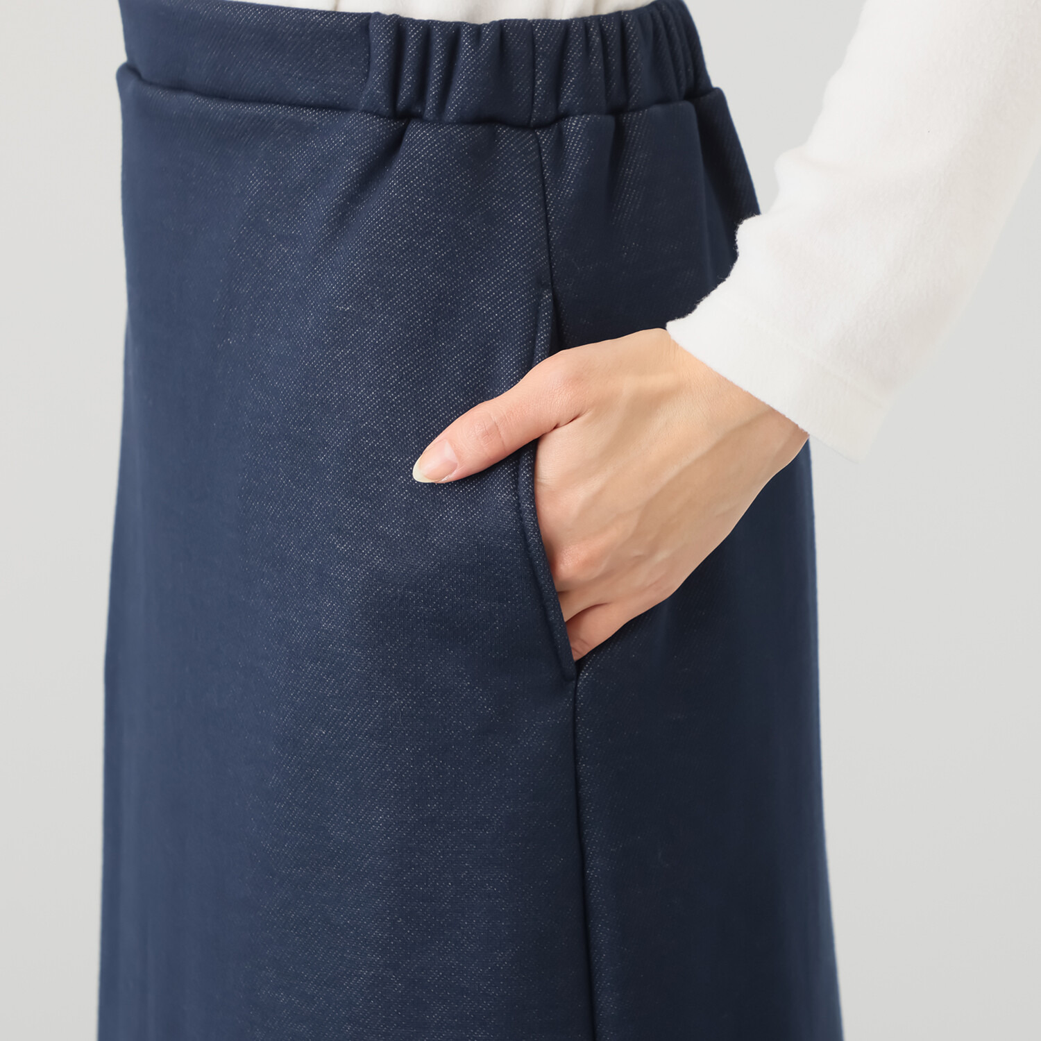 ココンライフ　ドゥ 吸湿発熱・吸放湿 “マジックエア” 裏シャギーデニム調 ロングスカート