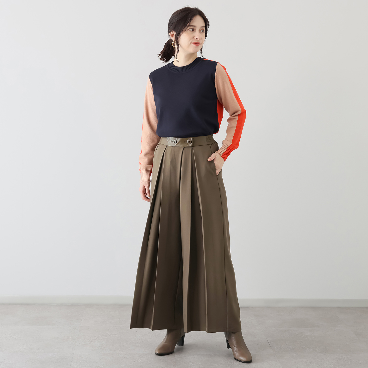 コースタルドライブ レザーライク使い タックワイドパンツ